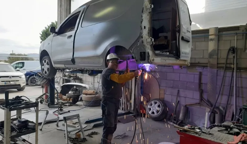 Proceso de pintado en cabina